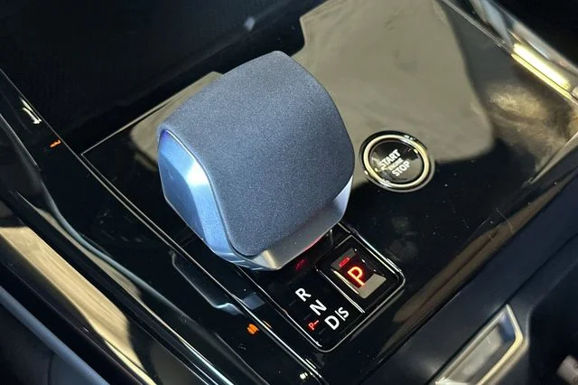 New 2026 Charente Grey Land Rover Dynamic SE image 21