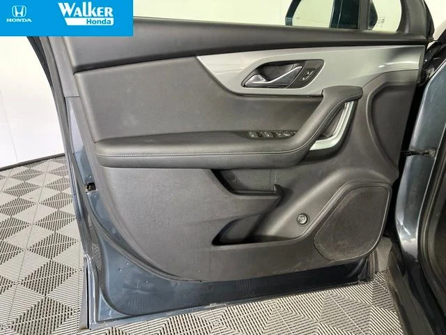 Used 2019 Graphite Metallic Chevrolet Base image 17