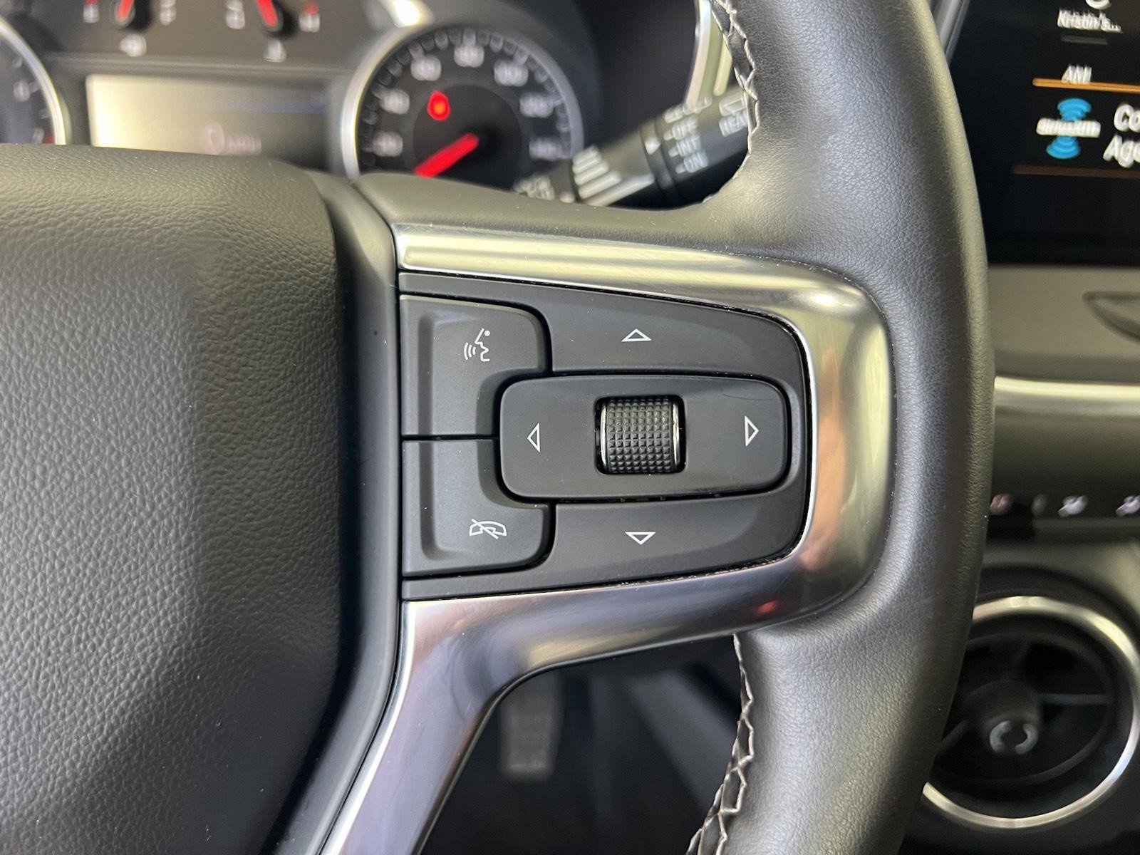 Used 2025 Summit White Chevrolet LT image 10