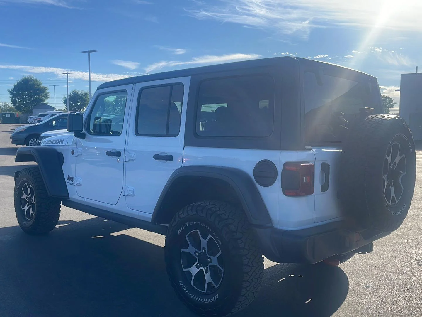 Used 2021 Bright White Clearcoat Jeep Unlimited Rubicon image 10