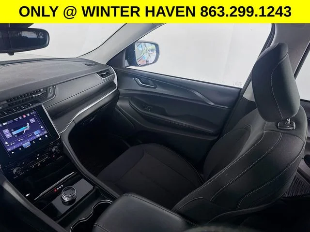 Used 2023 Red Jeep Laredo X image 21