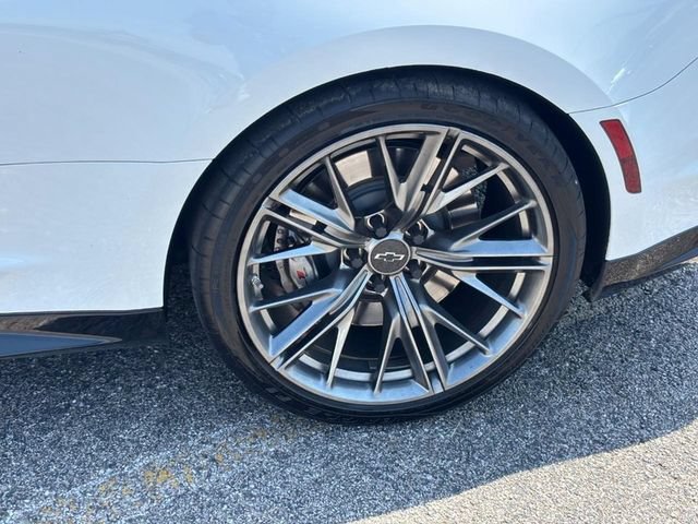 2023 Chevrolet Camaro ZL1 - Photo 12