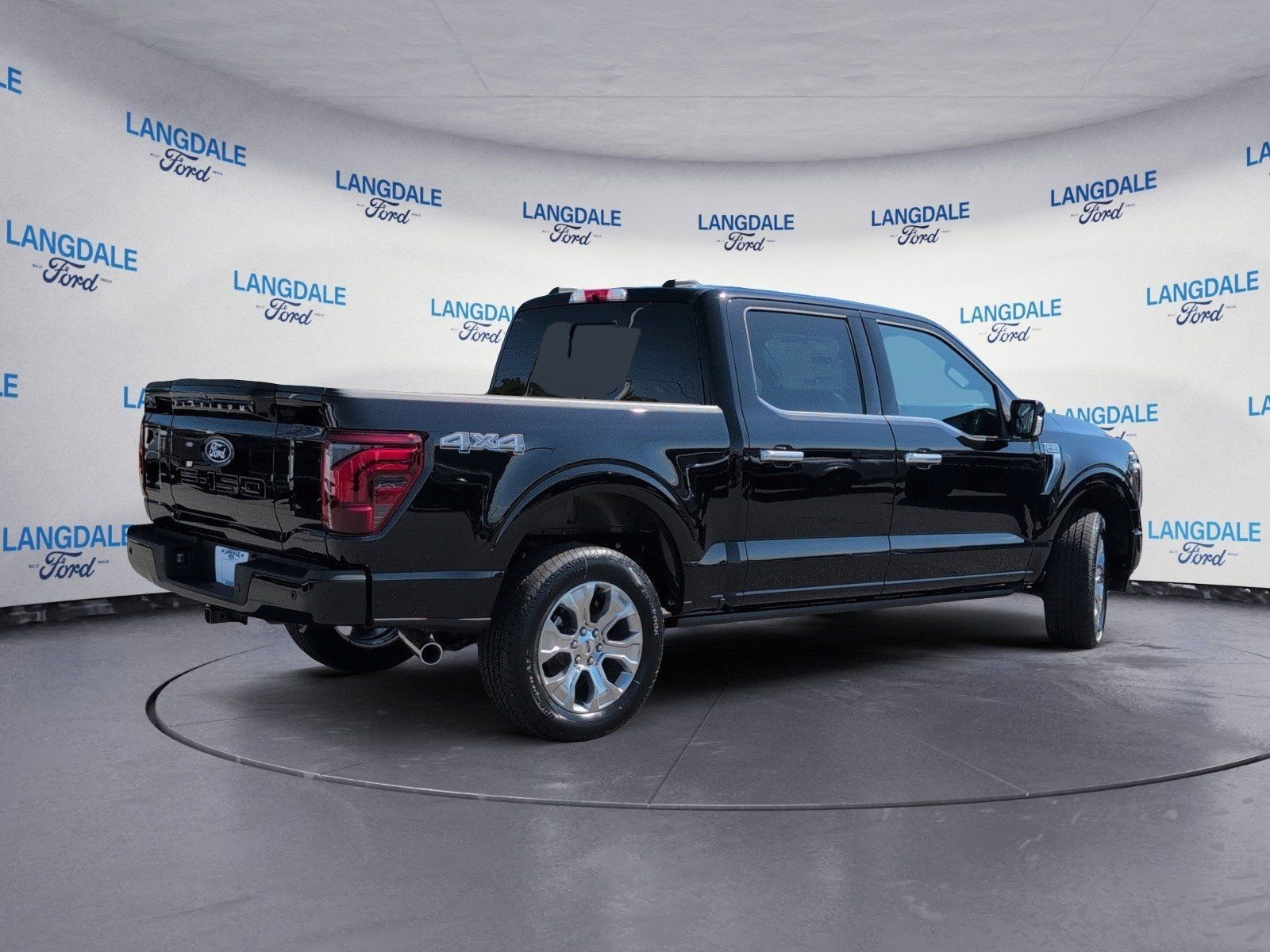 New 2026 Agate Black Metallic Ford Platinum image 4