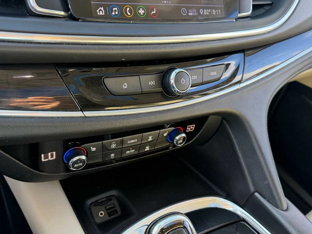 Used 2020 White Buick Essence image 21
