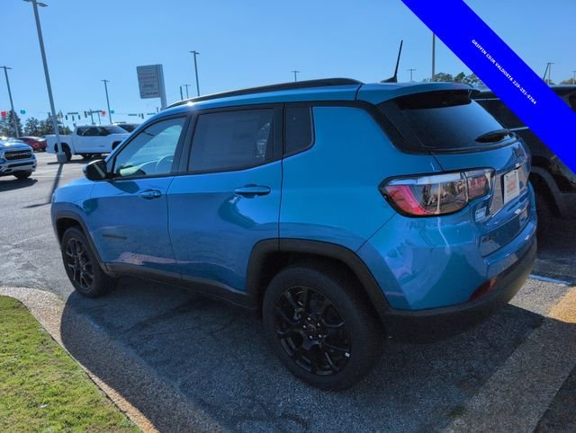 New 2025 Blue Jeep Latitude image 15