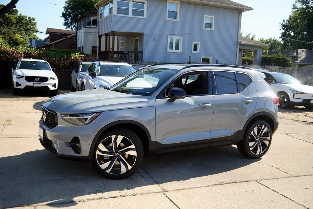 New 2026 Vapour Grey Volvo Ultra image 3
