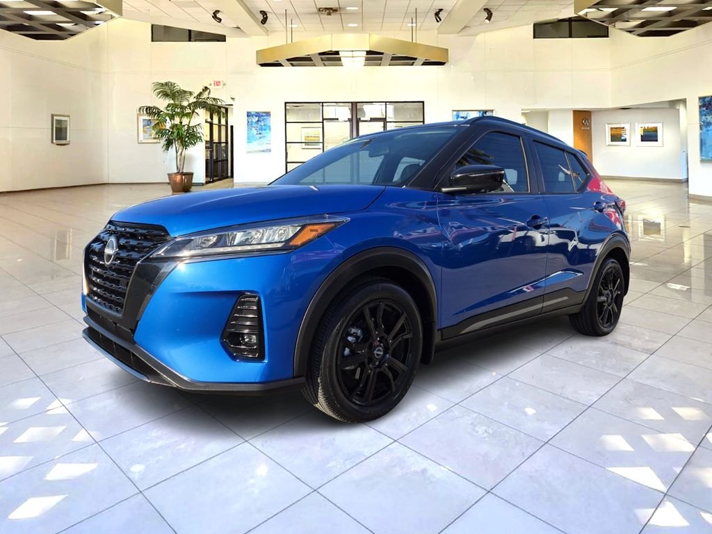 2023 Nissan Kicks SR