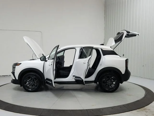 New 2026 White Nissan SR image 12