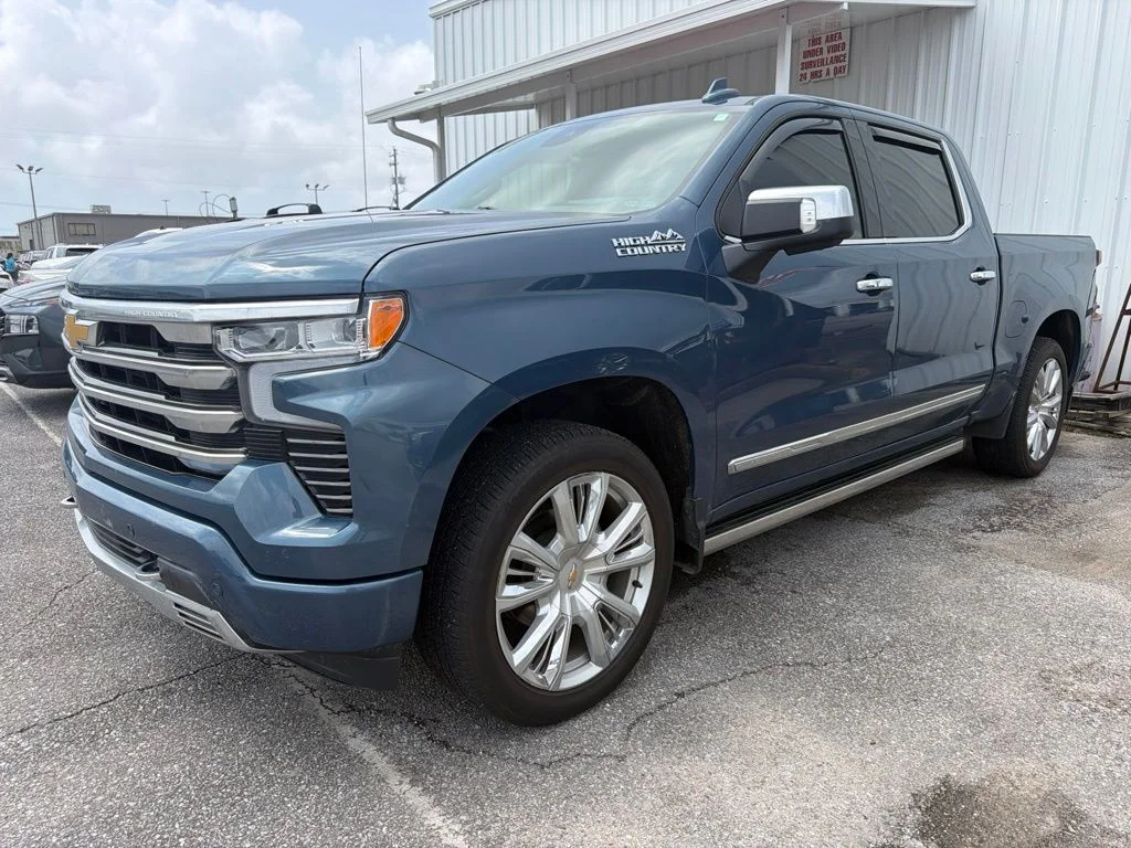 Used 2024 Blue Chevrolet High Country image 5