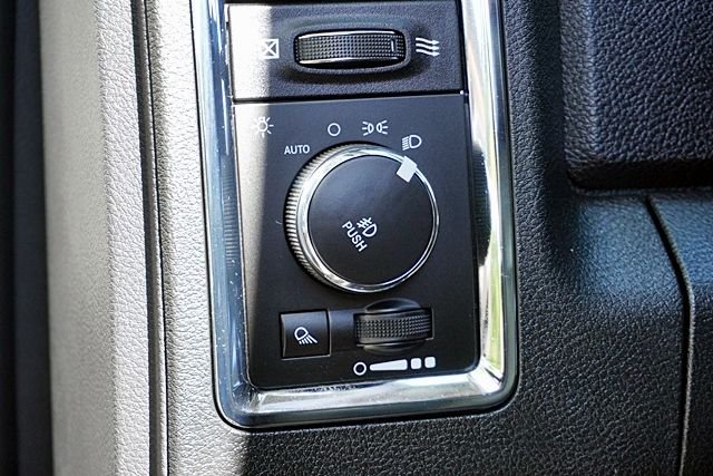 Used 2017 Silver Ram Laramie image 36