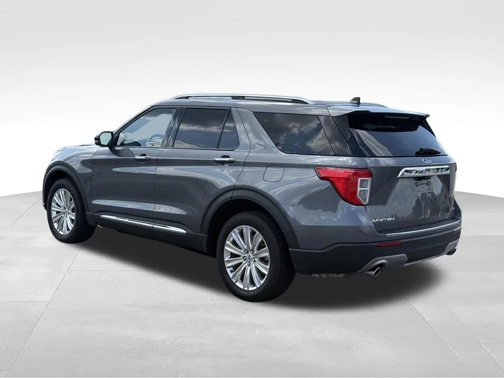 Used 2023 Gray Ford Limited image 3