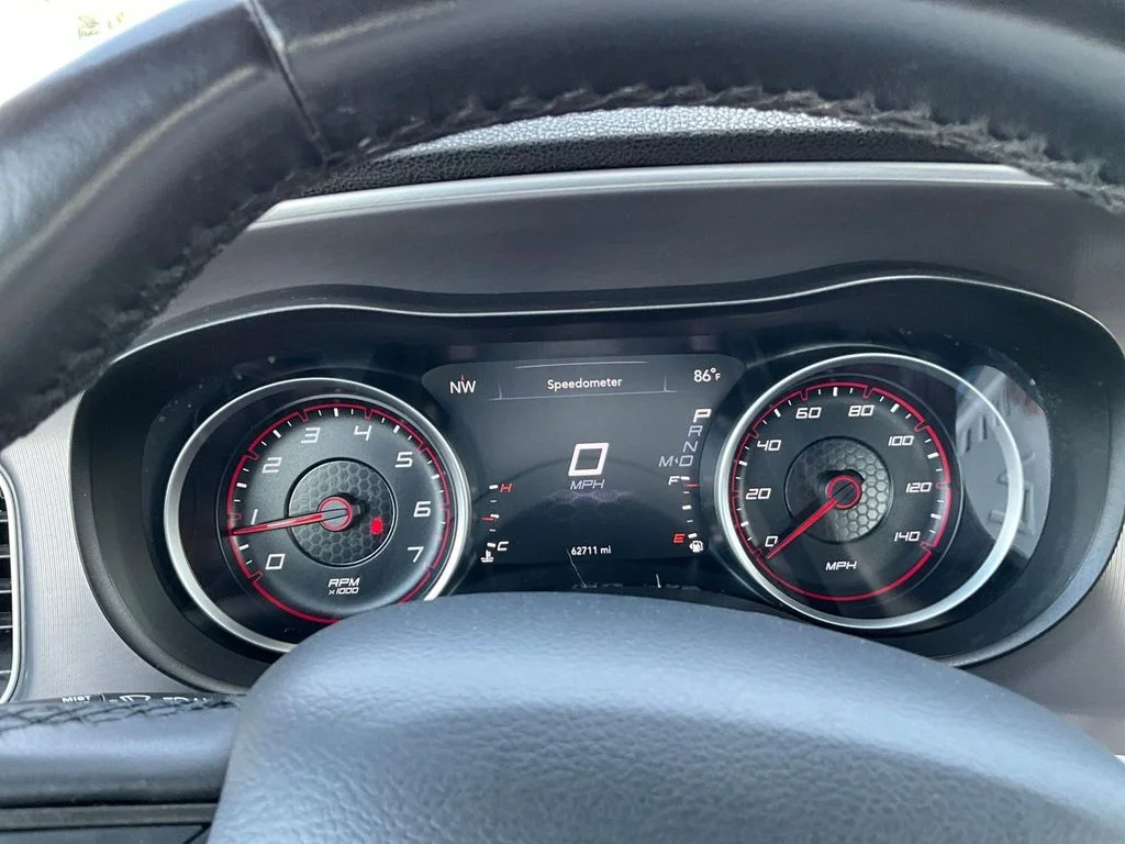Used 2022 Red Dodge SXT image 9