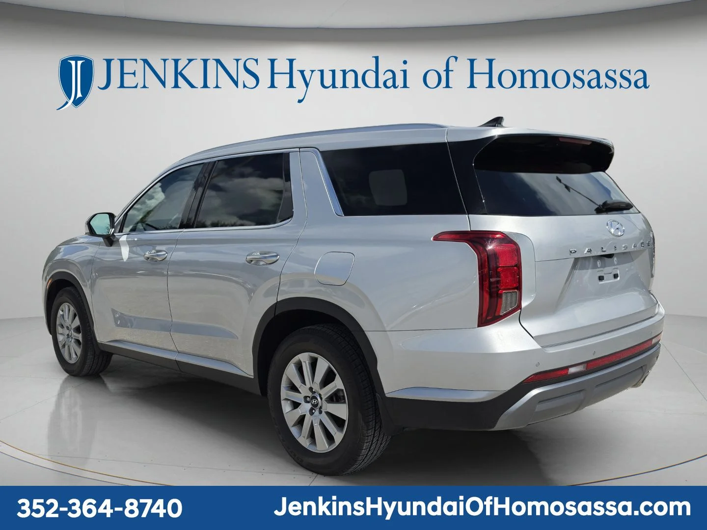Used 2025 Silver Hyundai SEL image 6