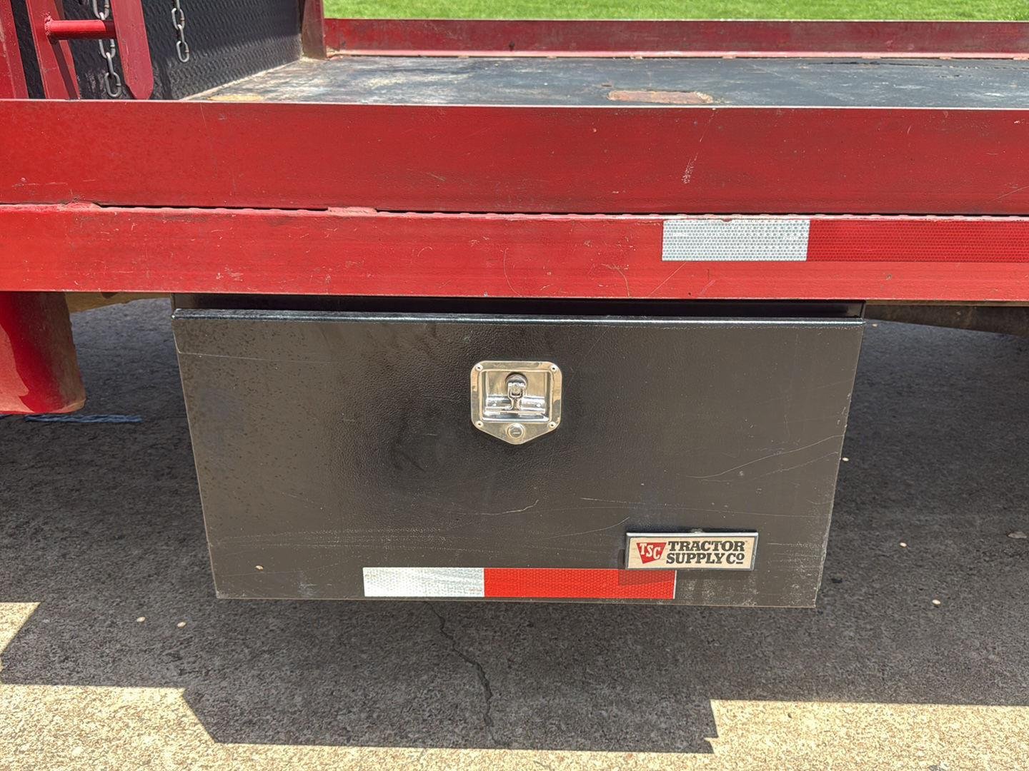 Used 2001 red Ford XL image 29