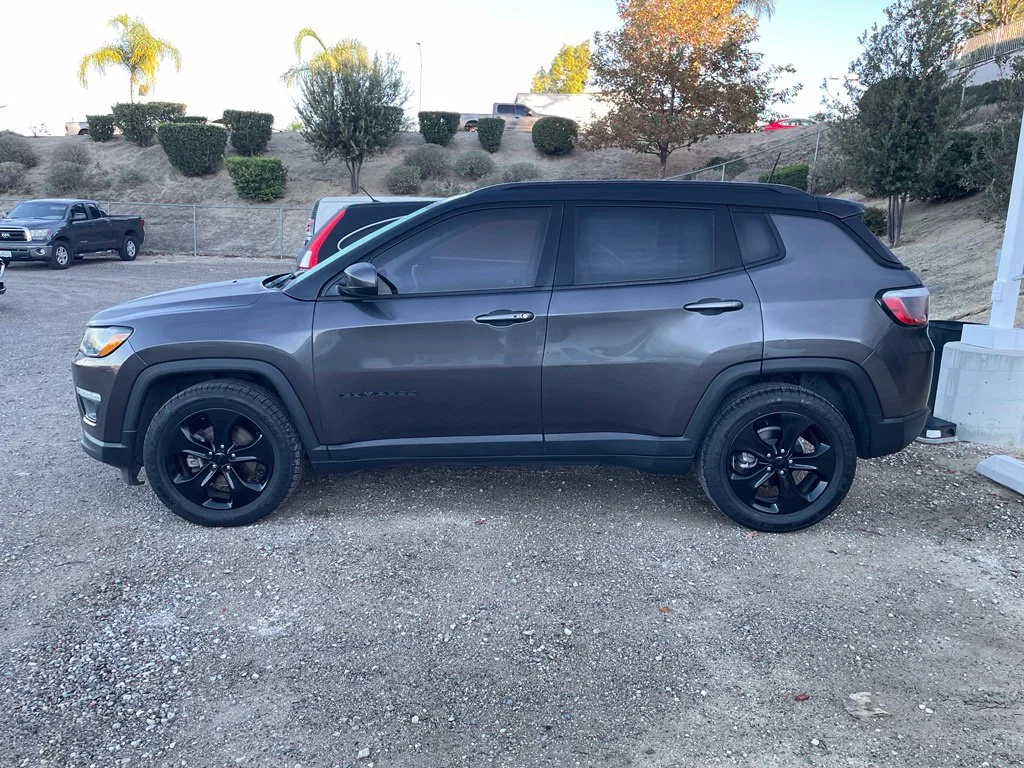 Used 2018 Gray Jeep Latitude image 5