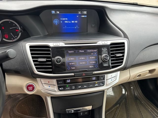 Used 2014 White Honda EX-L image 19