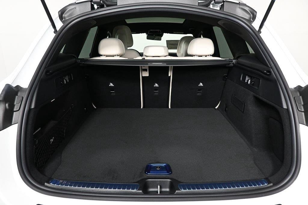 New 2027 MANUFAKTUR Moonlight White Metallic Mercedes-Benz GLC 300 image 29