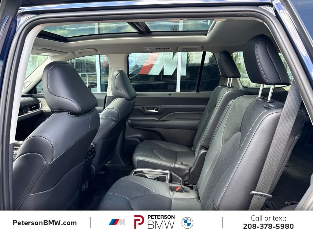 Used 2025  Toyota Limited image 14