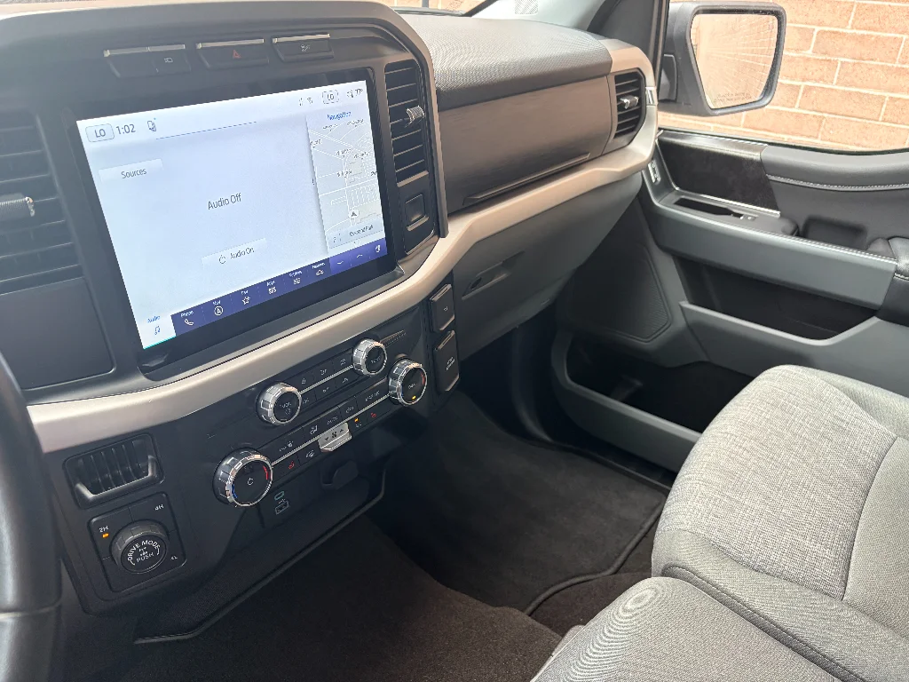 Used 2022 Oxford White Ford XLT image 21