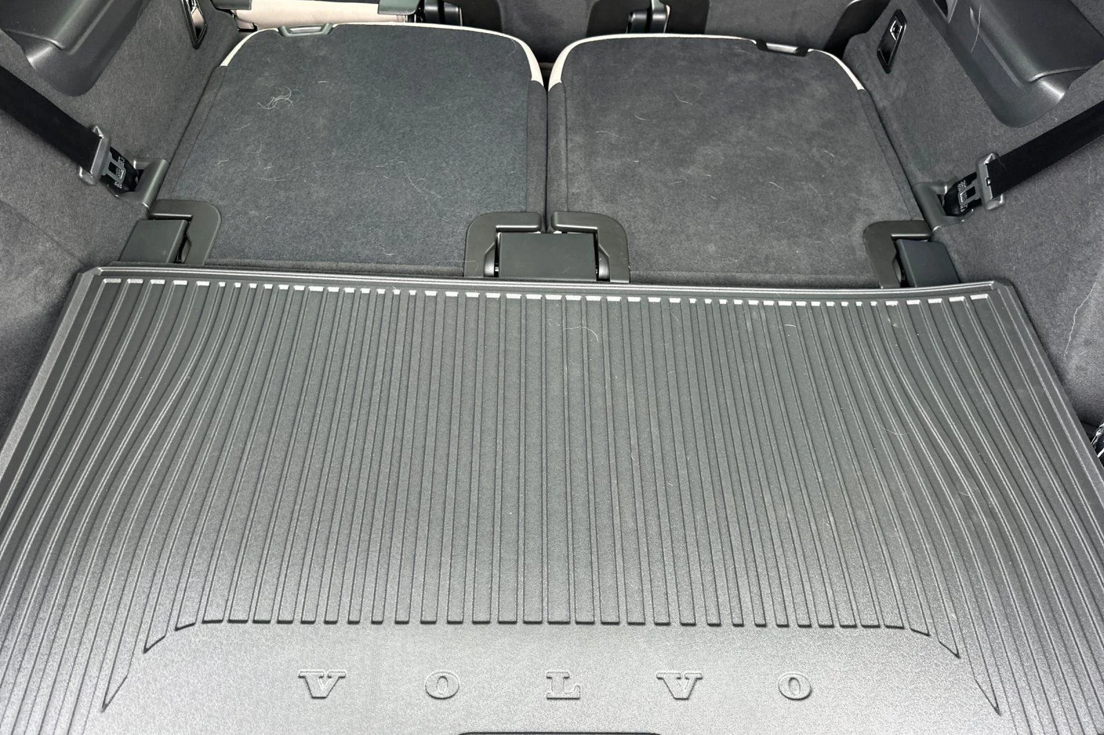 2026 Volvo XC90 Plus - Photo 15