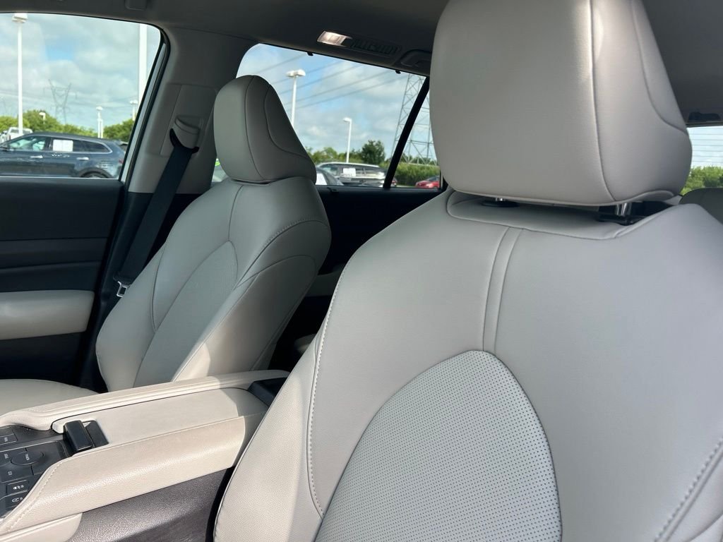 Used 2024 Silver Toyota XLE image 6
