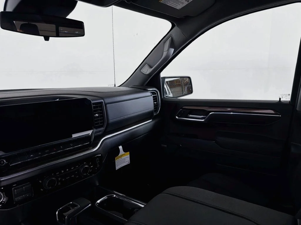 New 2026 Summit White Chevrolet RST image 20
