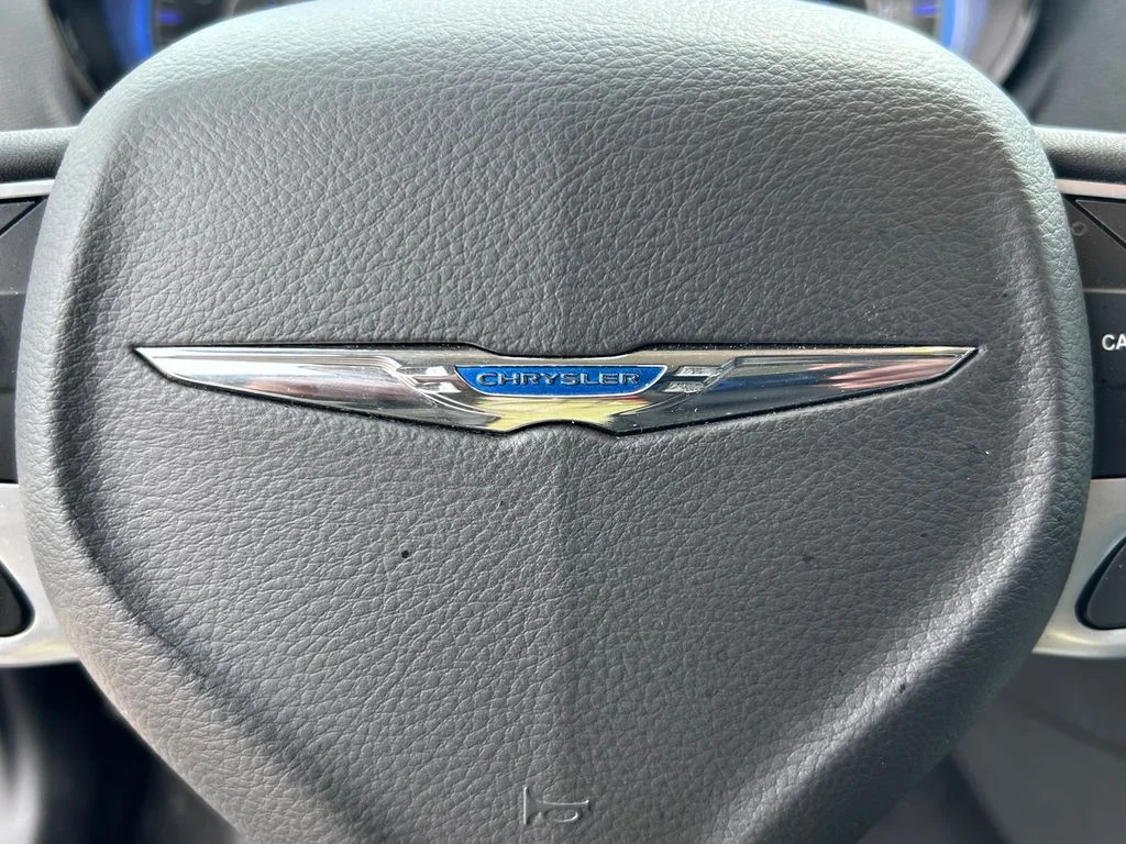 Used 2023 White Chrysler Touring image 16