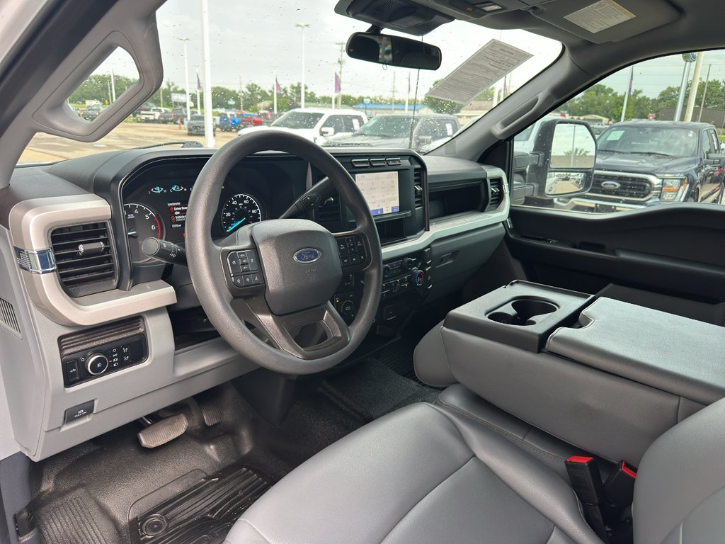 Used 2024 Oxford White Ford XL image 13
