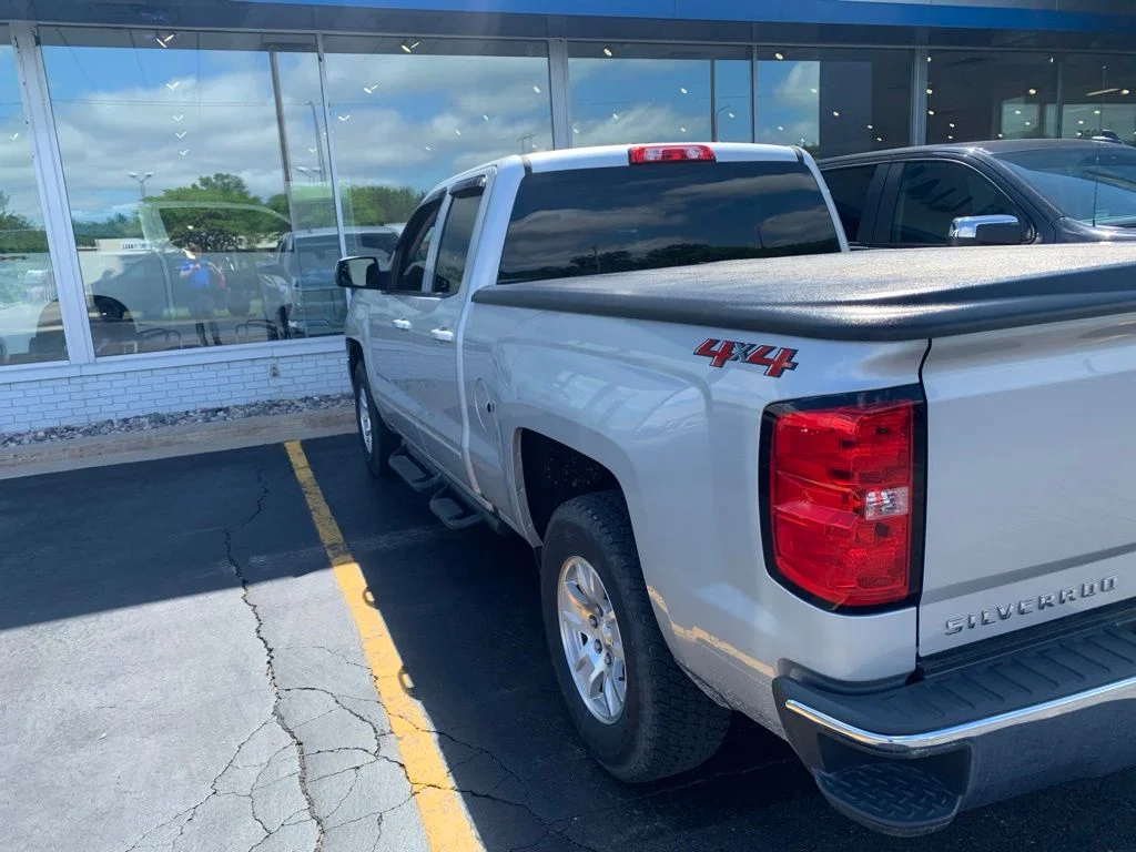 Used 2018 Silver Ice Metallic Chevrolet LT image 7