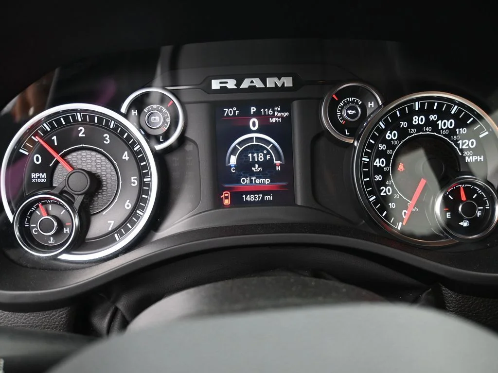 Used 2023 White Ram Big Horn/Lone Star image 17