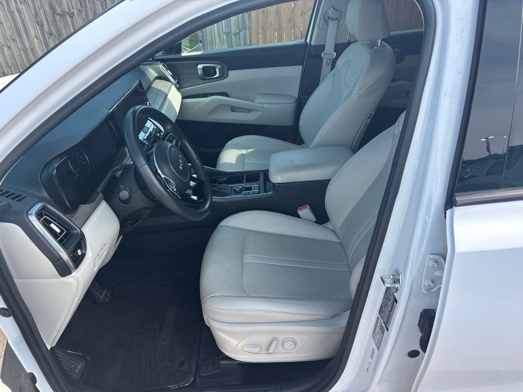 Used 2023 White Kia X-Line EX image 10