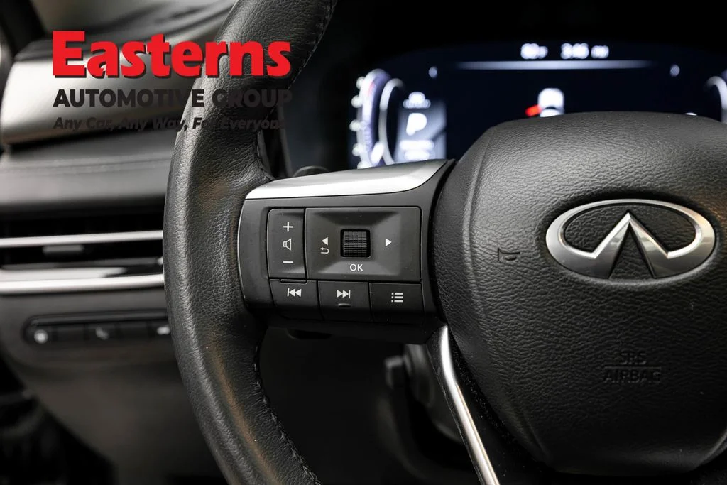Used 2023 Black INFINITI LUXE image 15