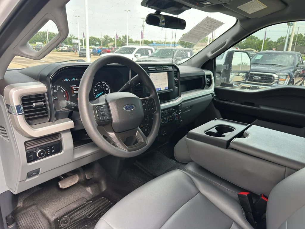 Used 2024 Oxford White Ford XL image 13