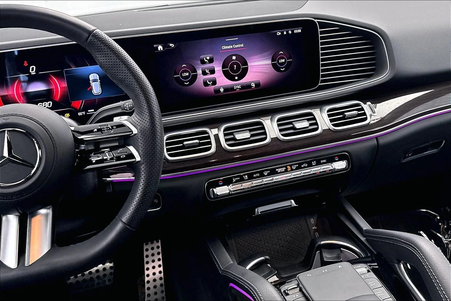 Used 2024 Obsidian Black Metallic Mercedes-Benz GLE 580 image 13