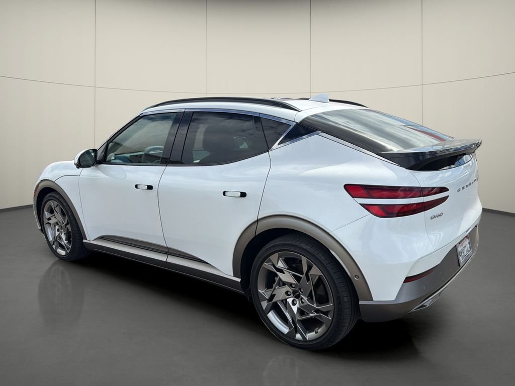 Used 2023 White Genesis Performance image 5