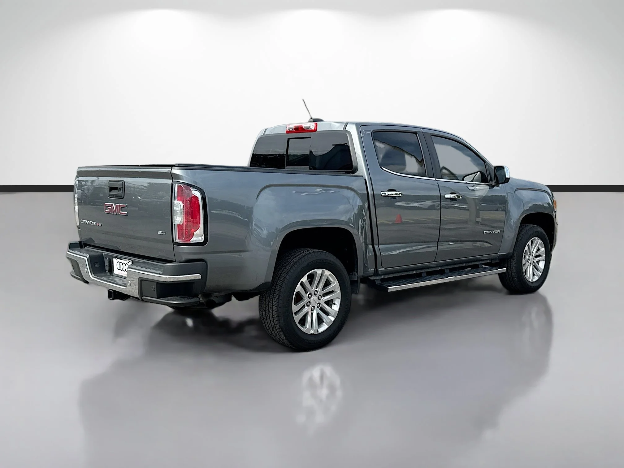 Used 2019 Satin Steel Metallic GMC 2WD SLT image 3
