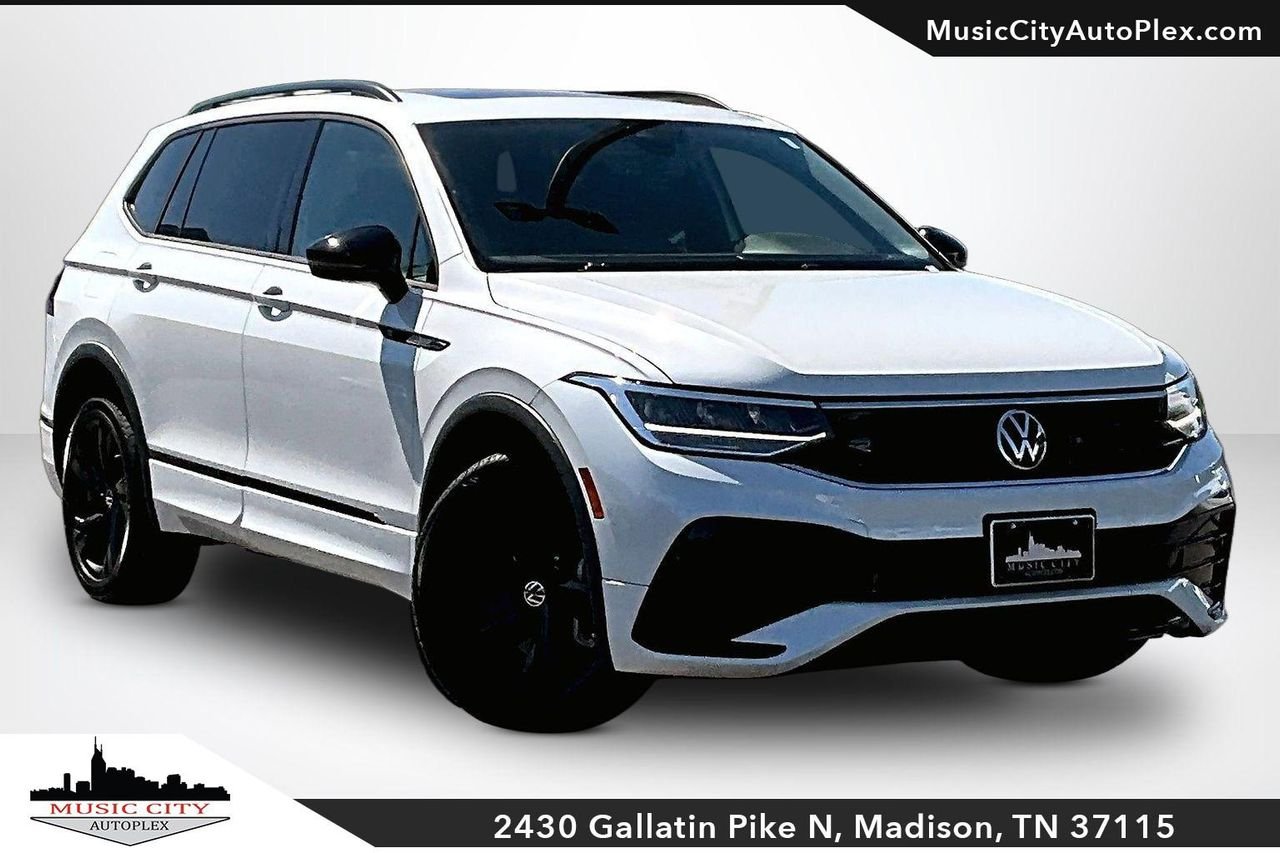 2023 Volkswagen Tiguan 2.0T SE R-Line Black 4Motion's photo