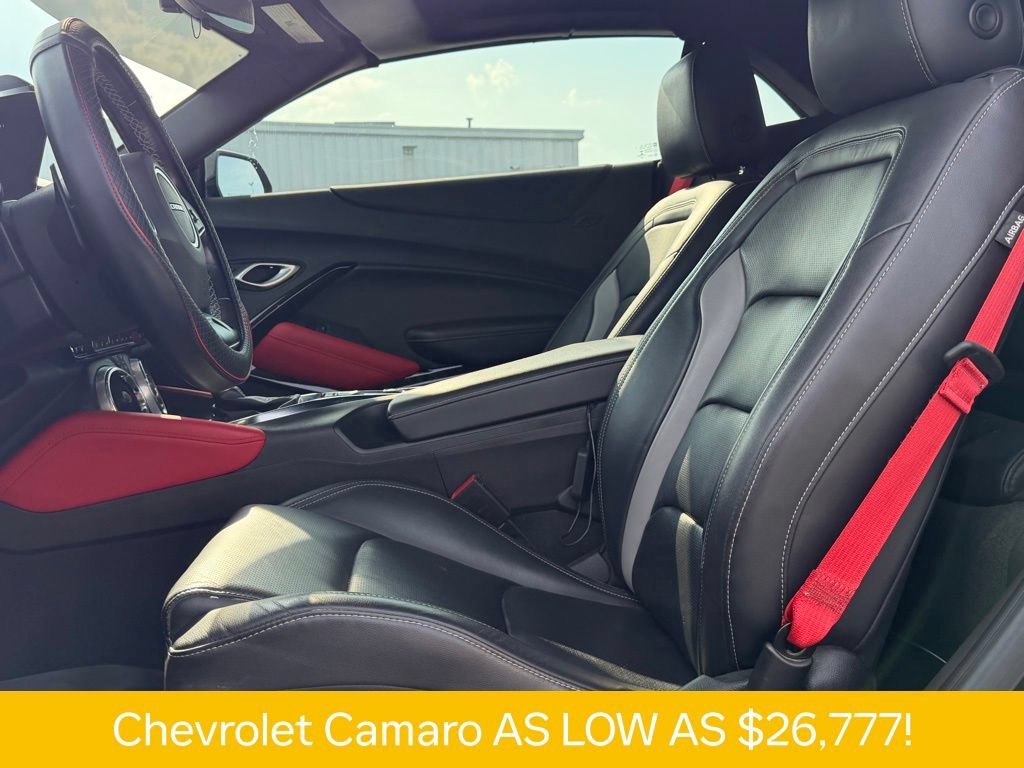 Used 2022 BLACK Chevrolet 2LT image 11