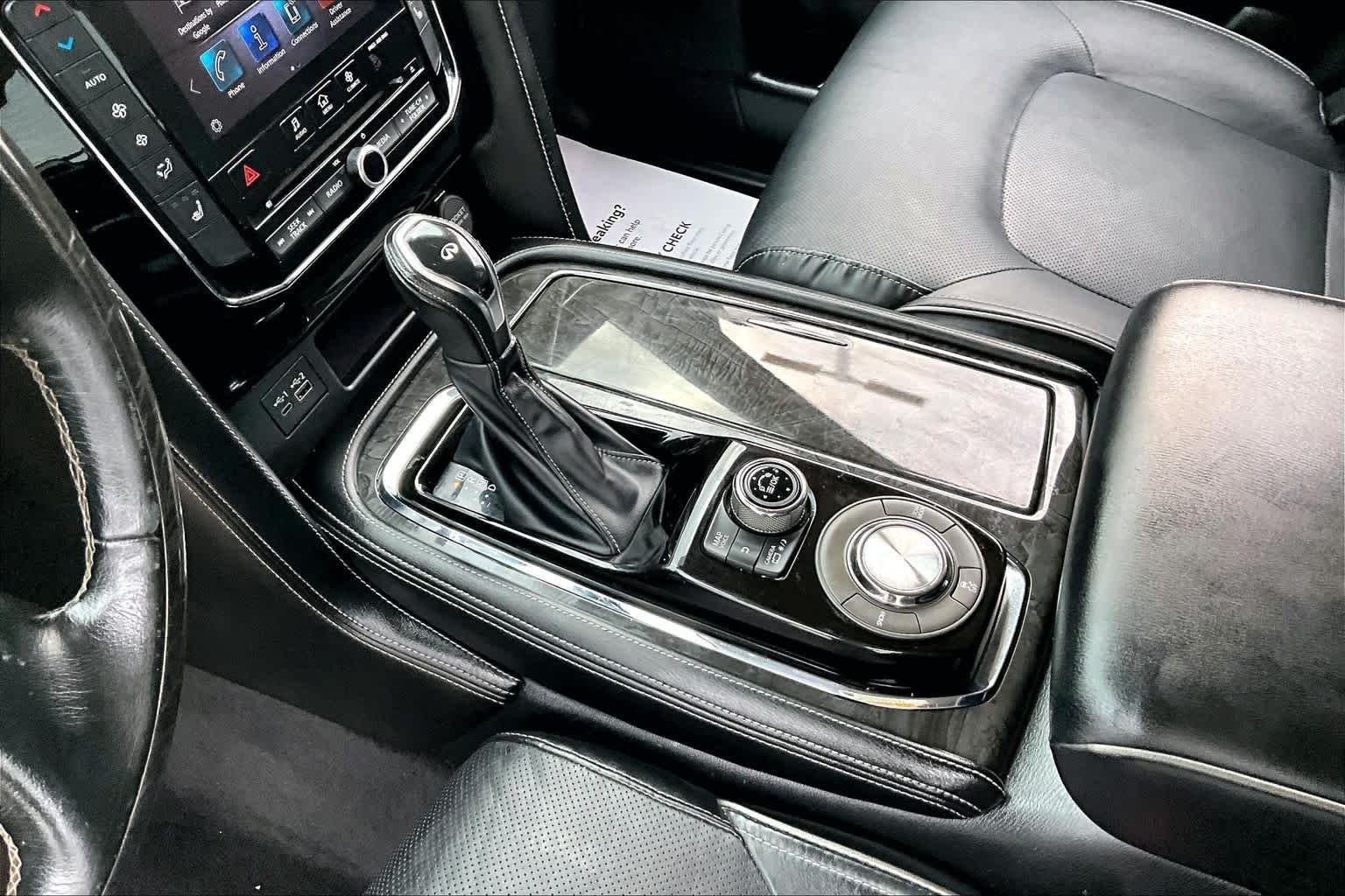 Used 2020 Black Obsidian INFINITI LUXE image 17
