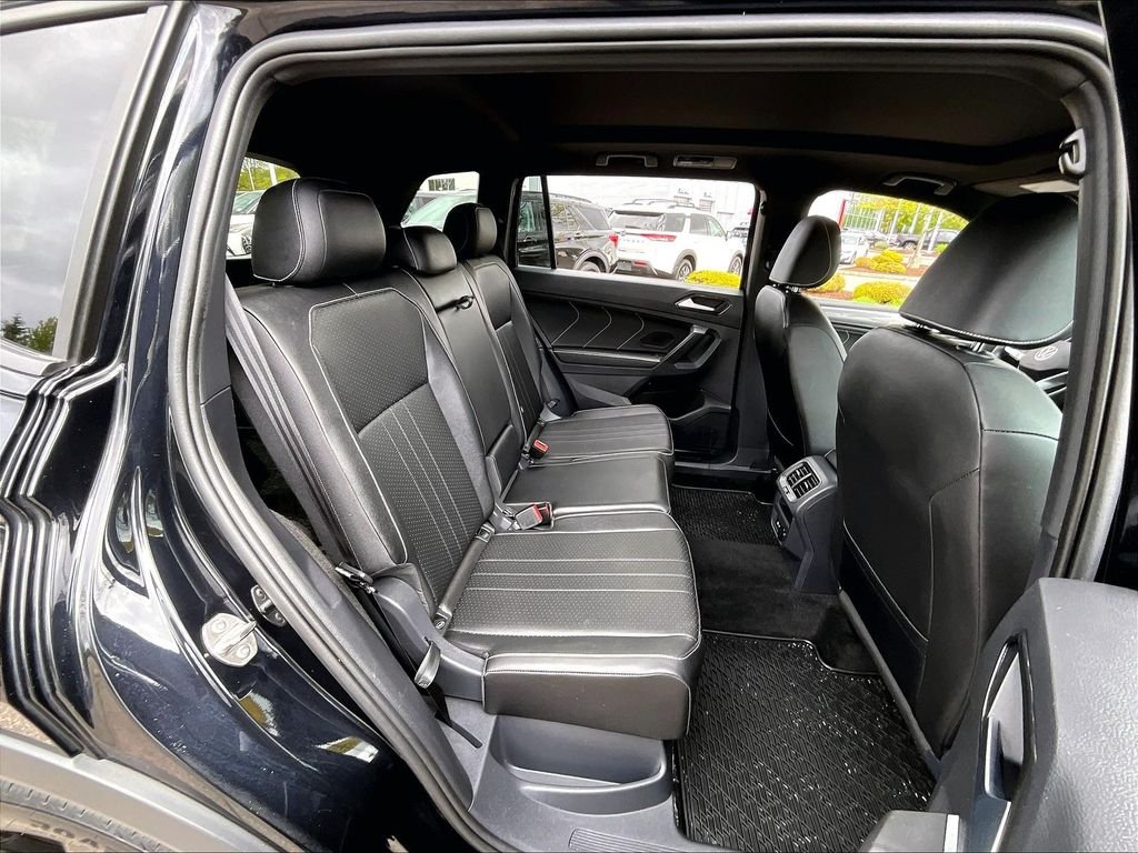 Used 2023 Black Volkswagen 2.0T SE R-Line Black image 16