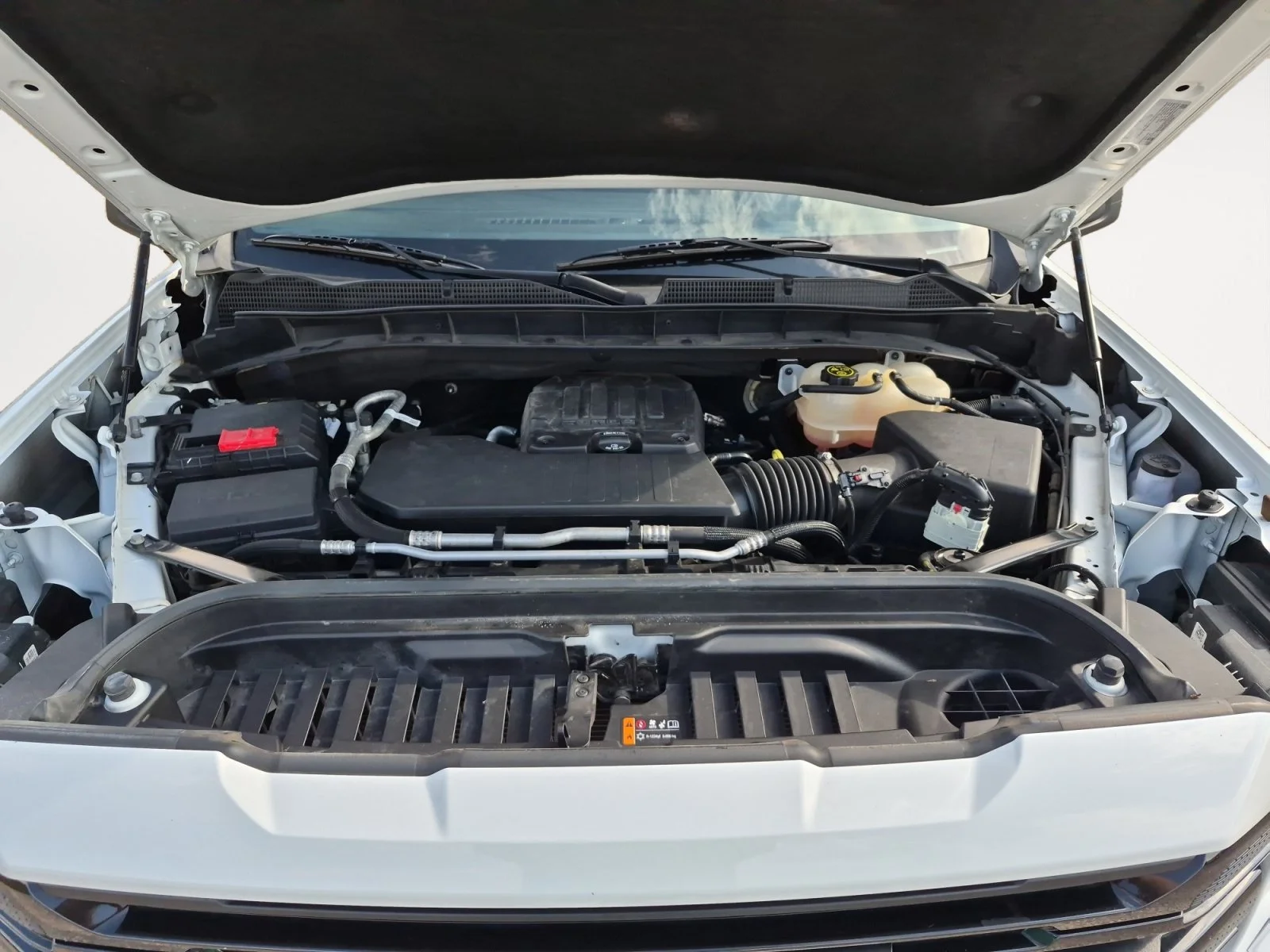 Used 2022 Summit White GMC Elevation image 30
