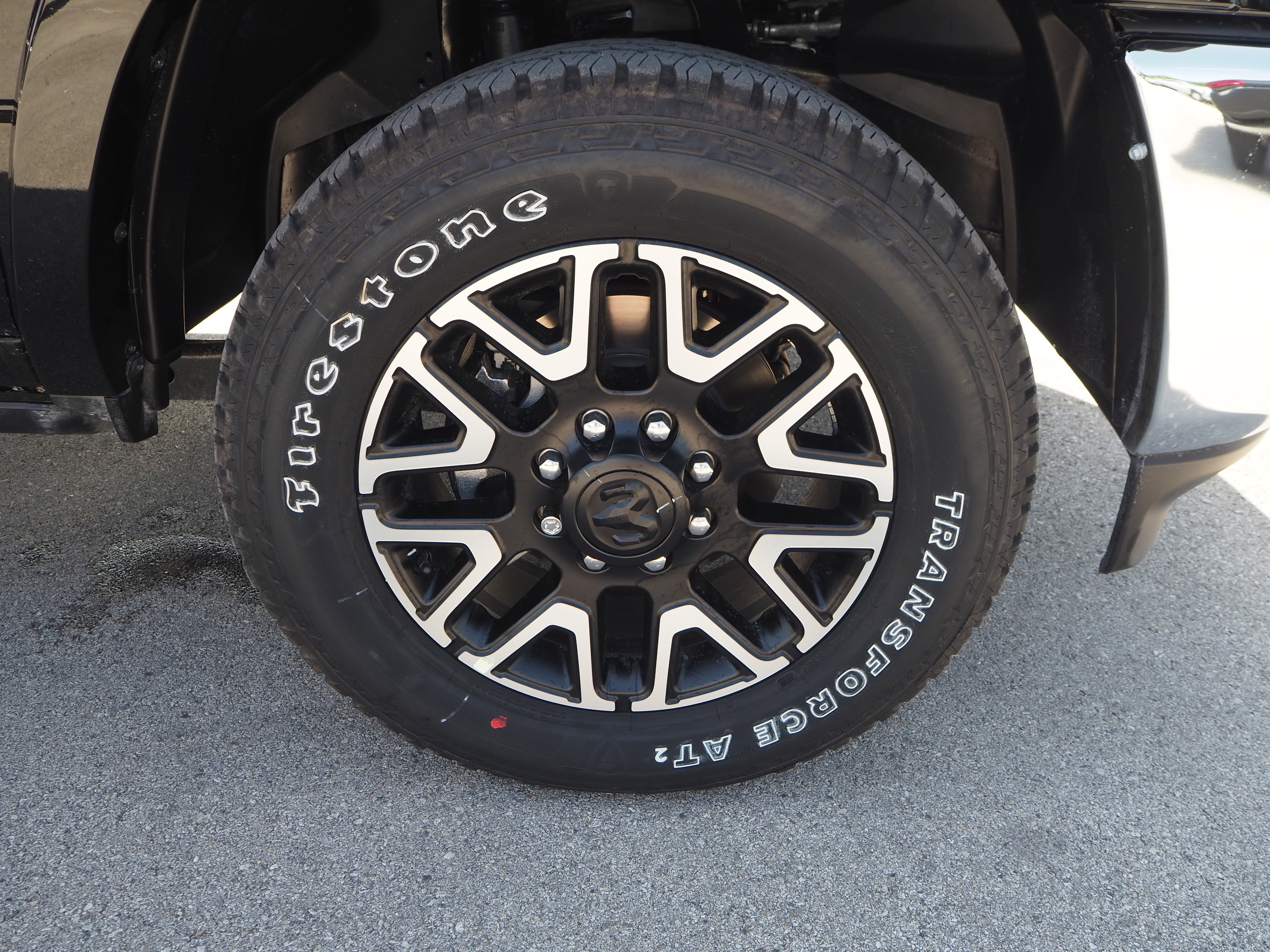 New 2025 Diamond Black Crystal Pearl-Coat Exterior Paint RAM Limited image 5