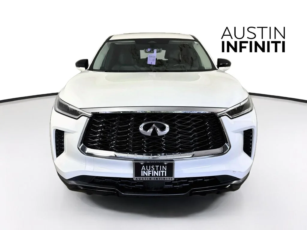 Certified Used 2024 White INFINITI PURE image 4