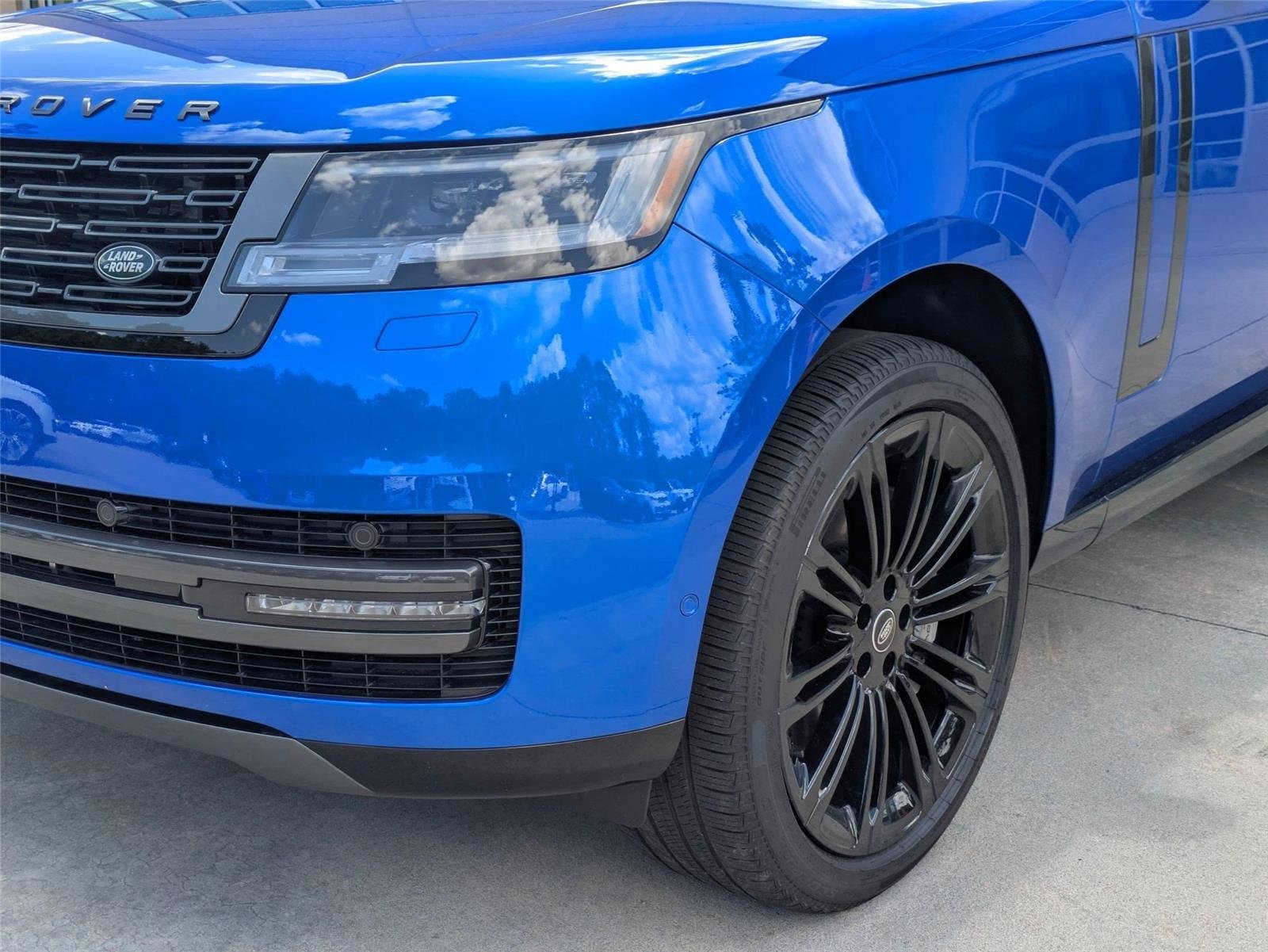 2026 Land Rover Range Rover SE - Photo 9
