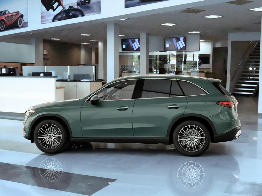 New 2026 Verde Silver Metallic Mercedes-Benz GLC 300 image 32