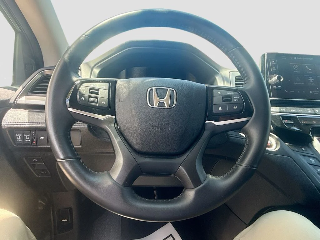 Used 2025  Honda EX-L image 12