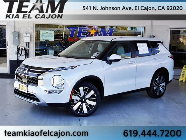 2025 Mitsubishi Outlander SE S-AWC's photo