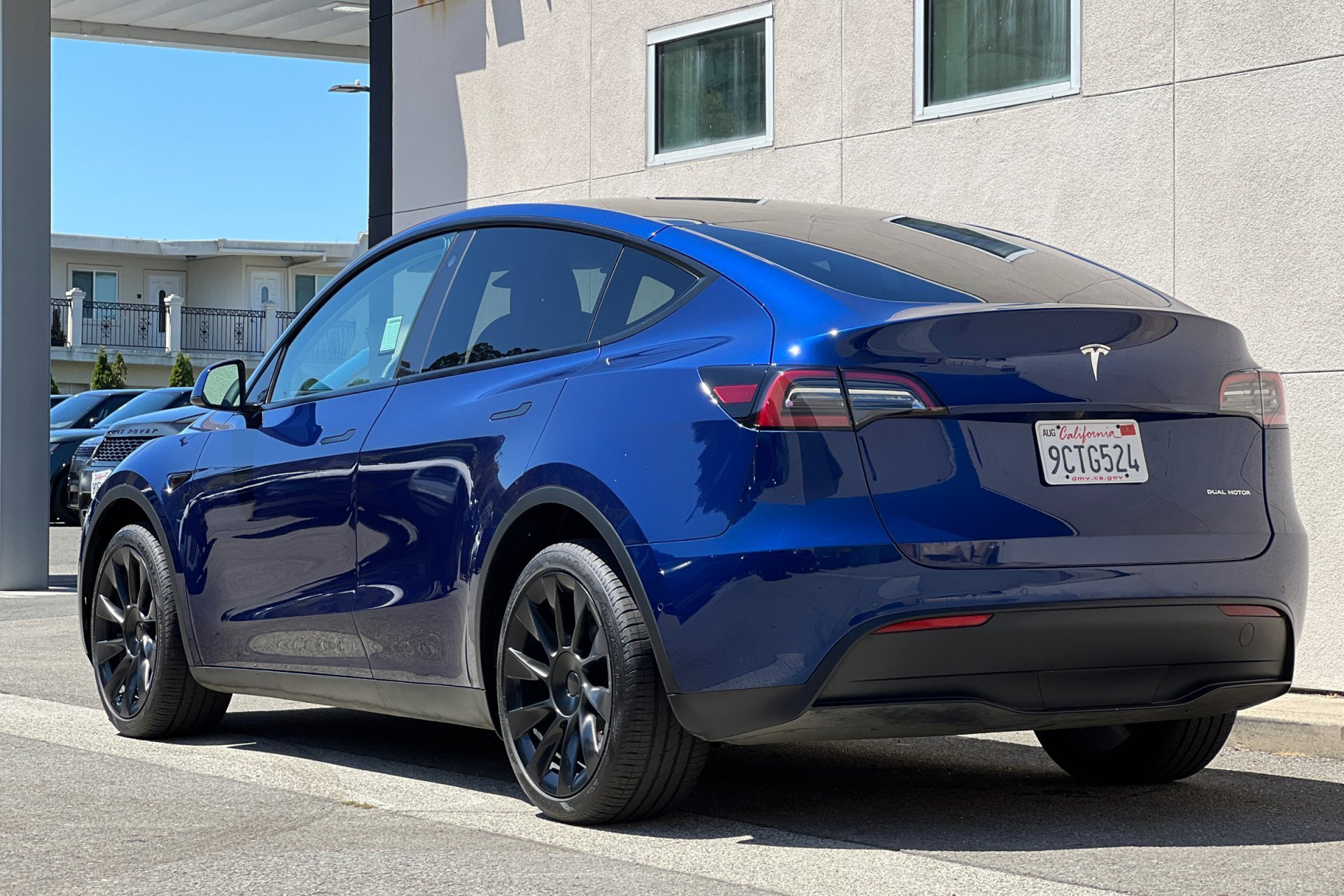 Used 2022 Deep Blue Metallic Tesla Long Range image 6