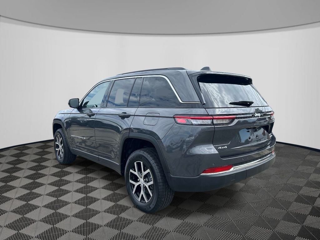 Used 2025 Gray Jeep Limited image 3