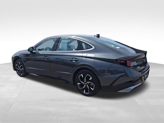 Used 2025 Gray Hyundai SEL image 6